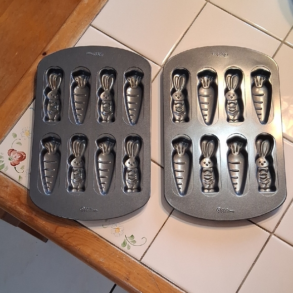 Wilton Other - Wilton Silver Bunny & Carrot Mini Nonstick Cake Pan Set Of 2.